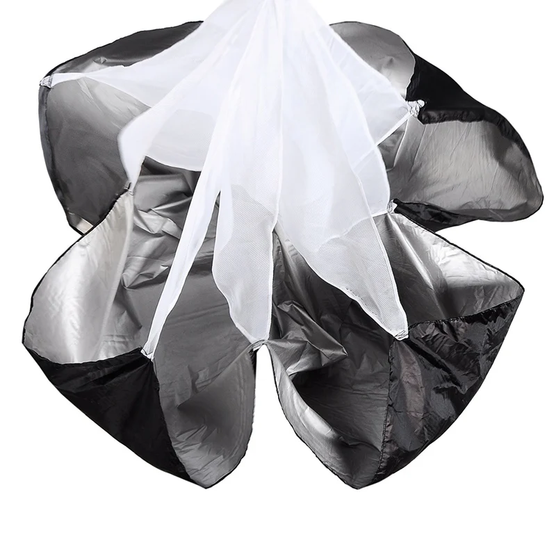 Скоростная тренировка на открытом воздухе сопротивление бегу парашют футбол