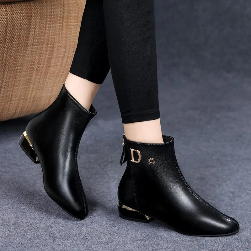 

Зимние ботинки, женские ковбойские ботинки с острым носком, черные ботинки из искусственной кожи, женская обувь на квадратном каблуке, коро...