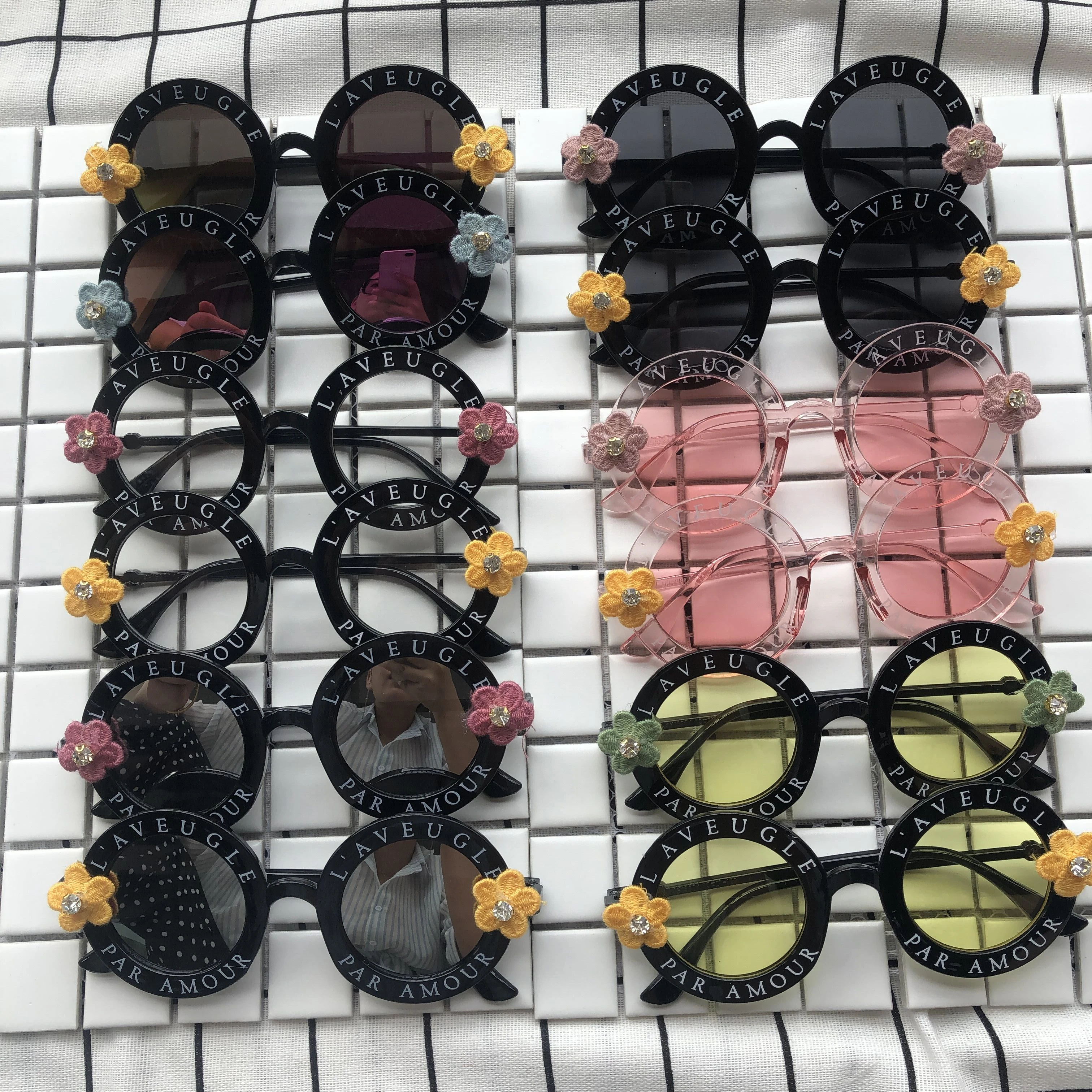 Милые Солнцезащитные очки с цветочным дизайном модные розовые круглые женские