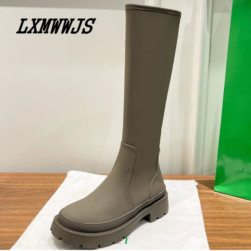 

Женские сапоги до колена однотонные на толстой подошве с плюшевой подкладкой на молнии женские сапоги с круглым носком дышащая обувь на пла...