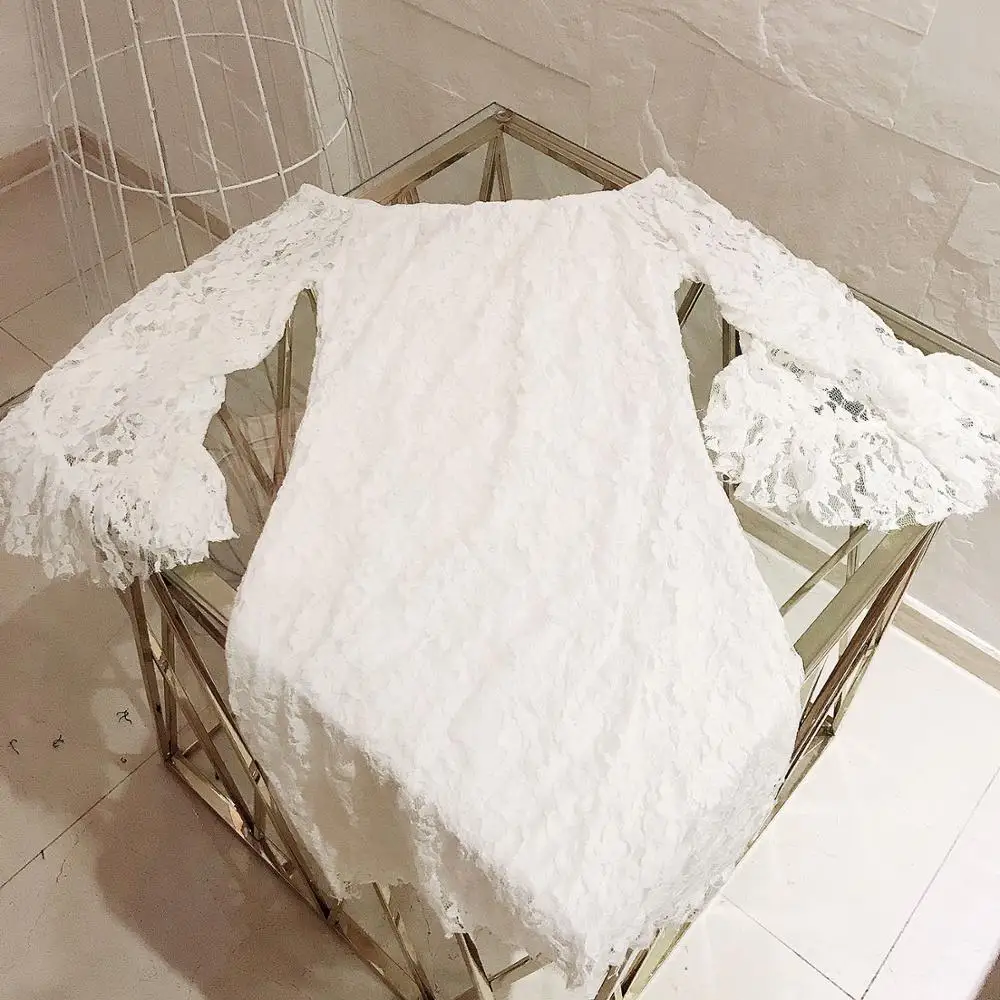 Корейская версия белого кружева элегантное слово воротник рукав трапециевидной