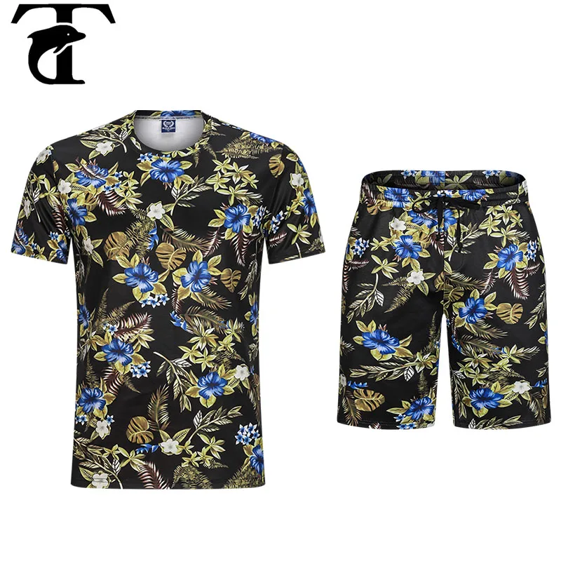 Костюм мужской летний из футболки с коротким рукавом и шортов цветочным