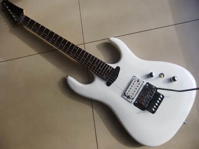 Оптовая продажа партиями по 6 строка Электрогитары серии JS JPM100 в белом цвете