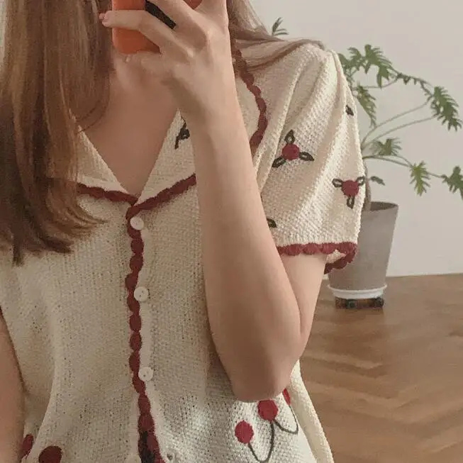 

Korean Ins Vigorous Girl Cherry Fashionable Sweet Slimming Youthful-Looking Versatile Short Top Lapel Knitted Cardigan