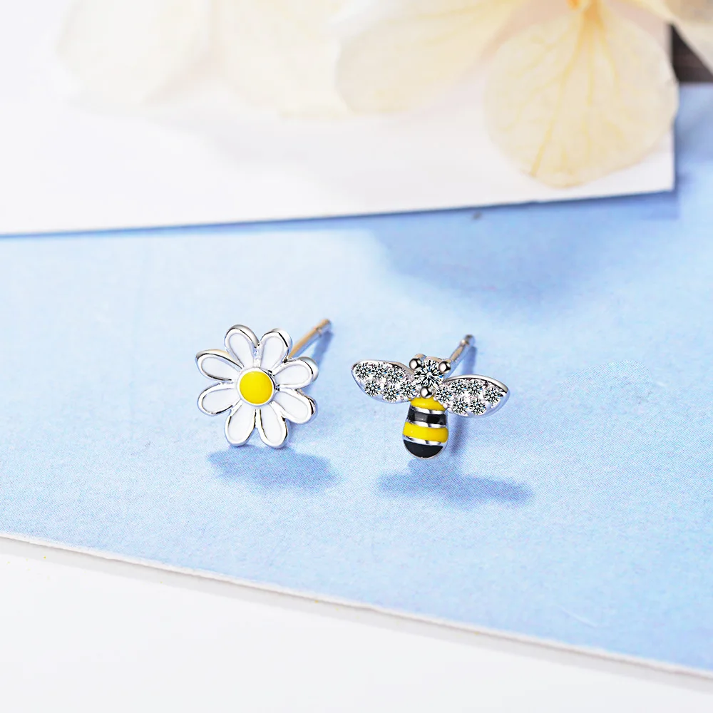 

Fashion 925 Sterling Silver Asymmetry Crystal Bee Flower Stud Earrings For Women Party Jewelry Accessories EH741