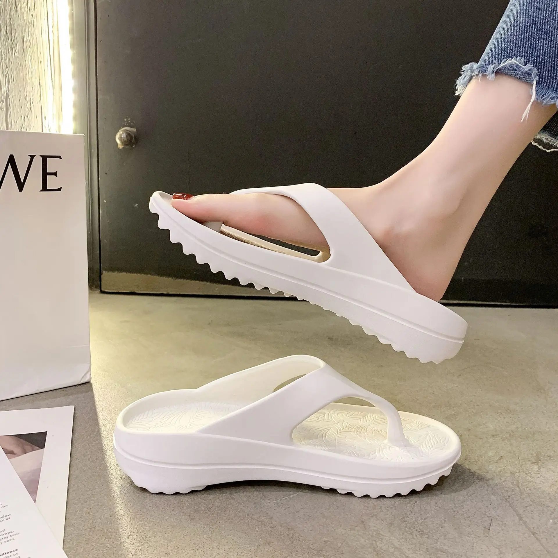 

Plus Size 40-44 Women Slippers Sandals 2021 Summer Platform Beach Shoes Casual Outdoor Fashion Flip Flop Flats Shoes for Women