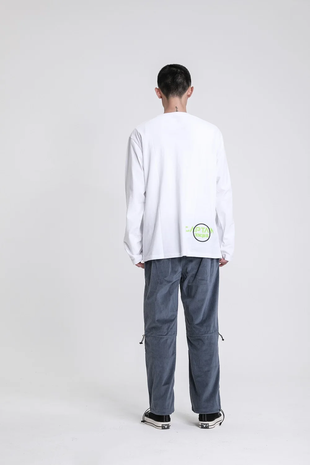 Брюки мужские вельветовые прямые с вышивкой и поясом на резинке