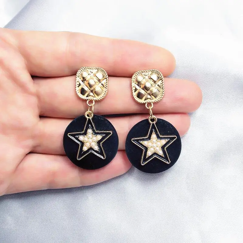 

Fashion New Pearl Star Earrings Trendy Black Round Button Style Metal Square Charm Statement Dangle Drop Earrings Women Jewelry