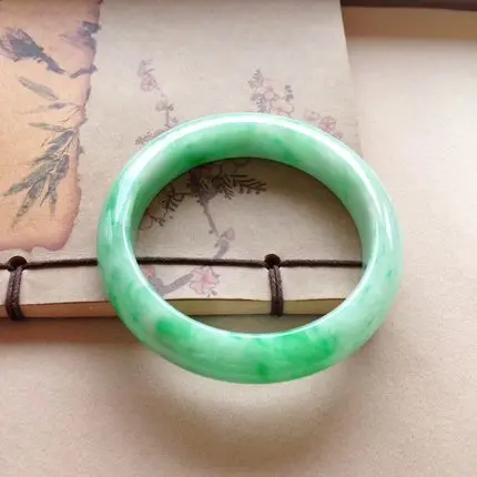 Бесплатный сертификат натуральный бирманский нефрит класс зеленый 54 мм-62 мм