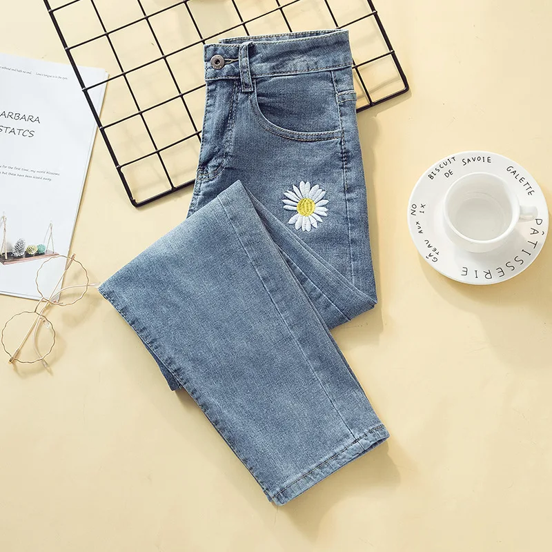 

Small daisy large Jeans Popular in spring and autumn Korean loose student commuting high waist slim quarter pants