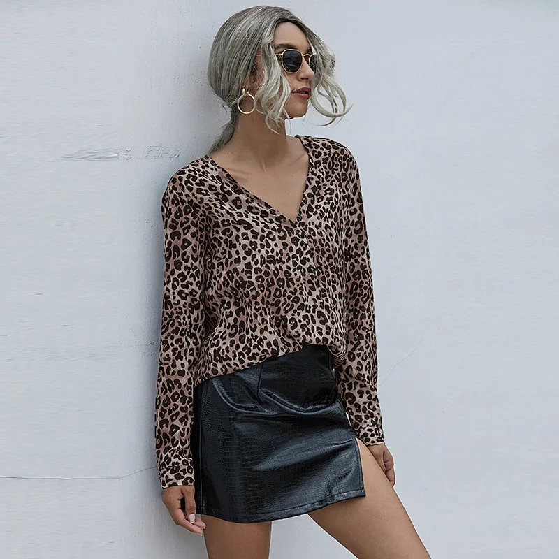 

Блузка женская с леопардовым принтом, Модный повседневный Свободный Топ с V-образным вырезом и длинным рукавом, уличная одежда, рубашка, осе...