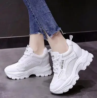 Кроссовки женские с круглым носком на толстой платформе шнуровке