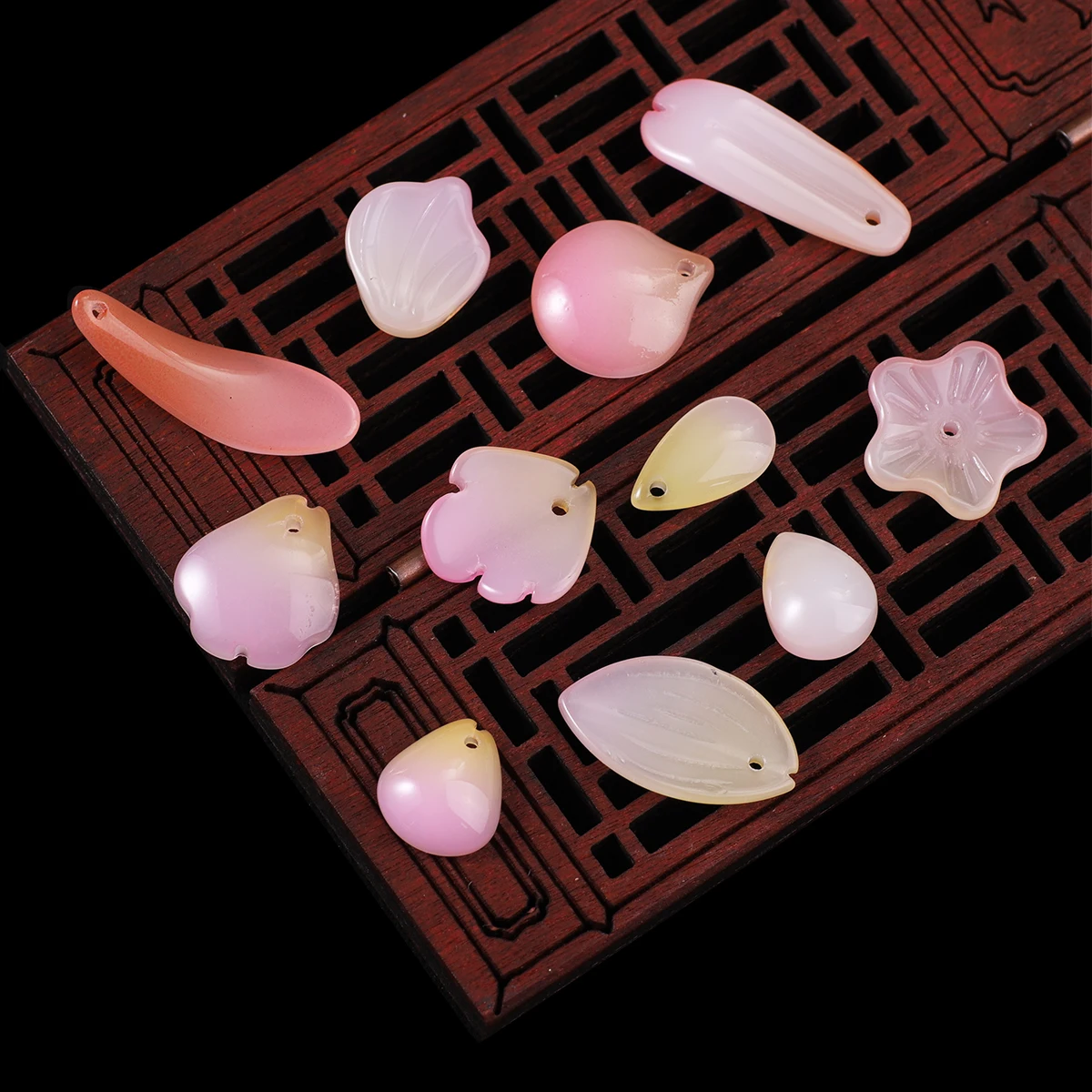 Оптовая продажа 10 шт лэмпворк длинные бамбуковые листья бусины разноцветные