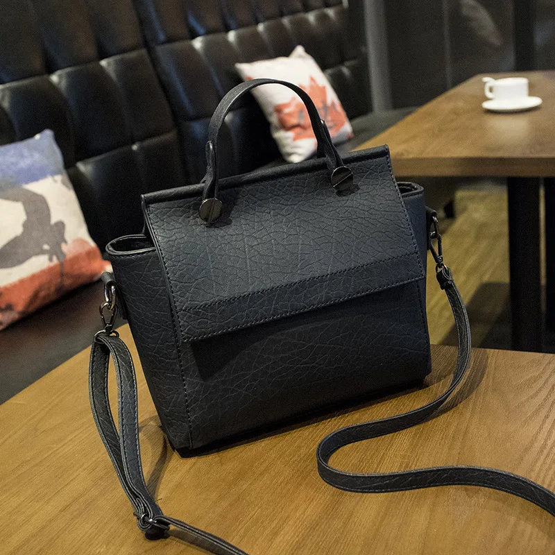 Новинка 2022, осенне-зимние сумочки, портативная маленькая сумка летучая мышь, Корейская ретро модная простая женская сумка через плечо