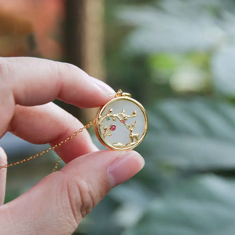 

Ancient gold craftsmanship inlaid sika deer natural Hetian jade double-sided wear necklace pendant Chinese style ladies jewelry