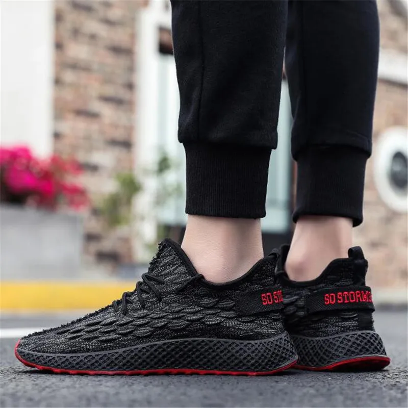 

DIWEINI 2019 New Fashion Men Shoes Casual Weaving Fly Mesh Breathable Light Soft Black Slipon Mens Shoe Male Trainers Sneakers R