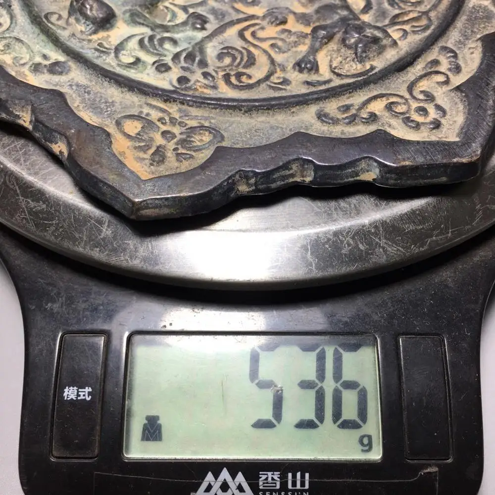 

Exquisite antique lace (four animals) bronze mirror ornaments