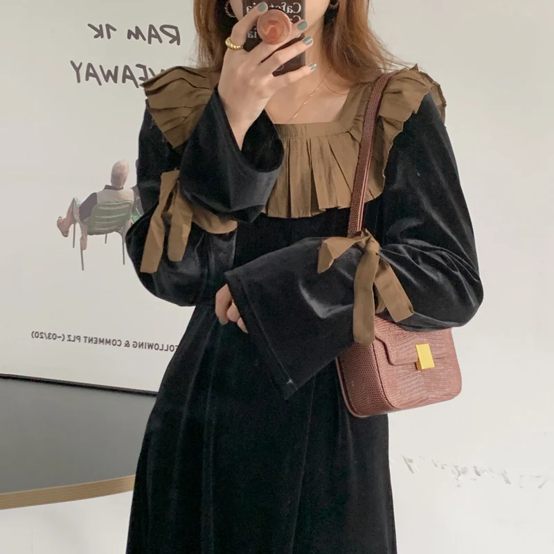 

Woman Dress 2021 New Korean Fashion Elegant Square Neck Pleated Ruffled Contrast Stitching Design Velvet Long-sleeved Dresses