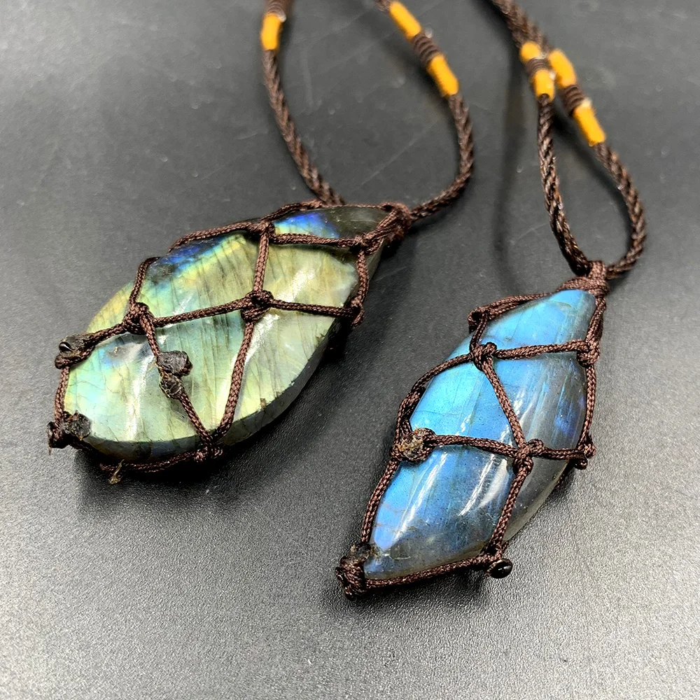 

Камень лабрадорит MUSESQIAO