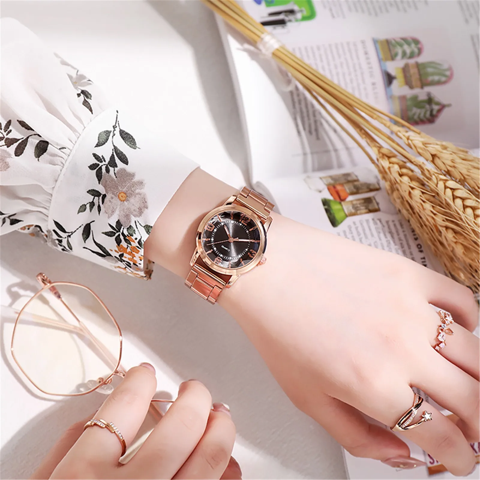 

2021 Women Watches Luxury Wristwatch Ladies Temperament Luminous Steel Band Glass Alloy Quartz Watch Relogio feminino