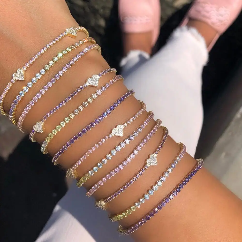 Браслет теннисная цепочка пастельного цвета с фианитами в форме сердца модное