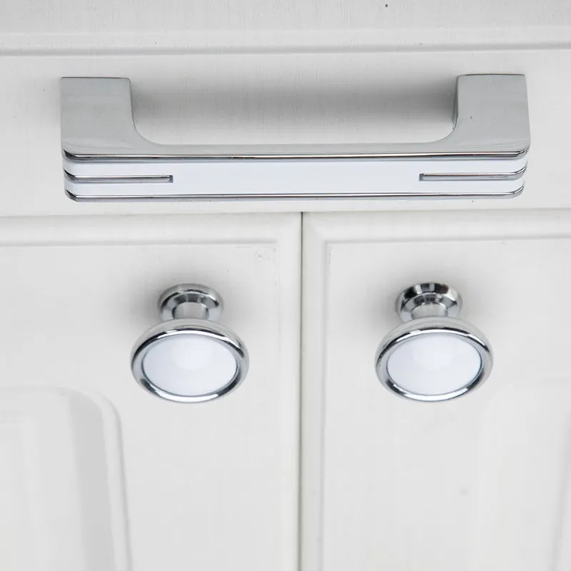 Современные модные черные хромированные дверные ручки шкафа KK & FING и