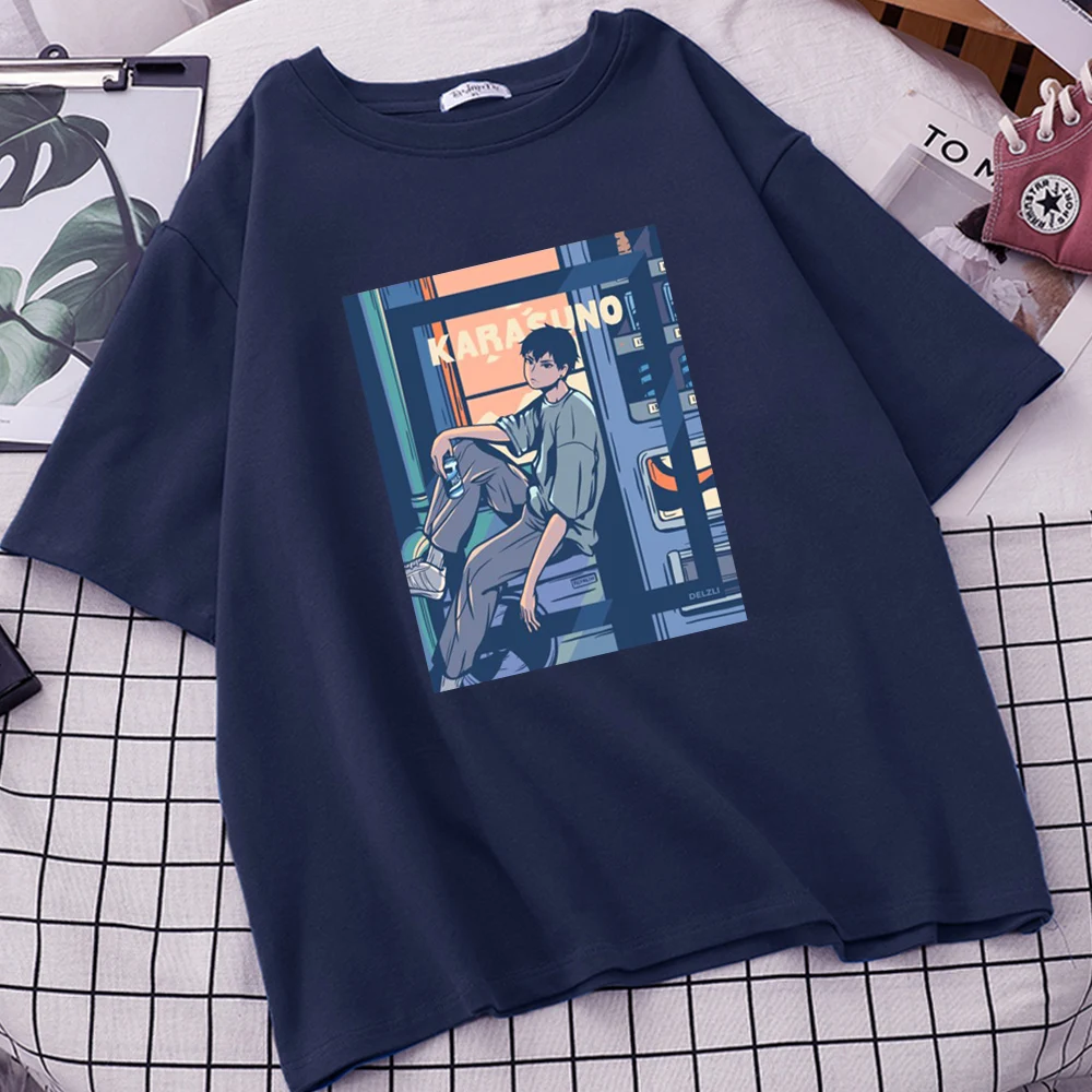 Женская футболка с коротким рукавом круглым вырезом и