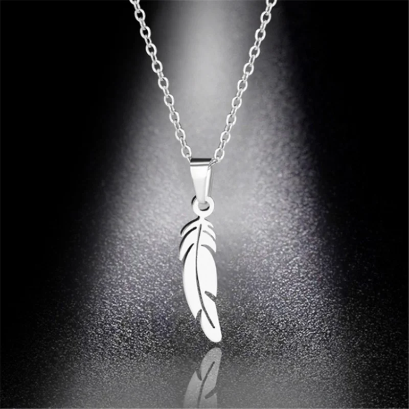 

Simple Feather Color Pendant Necklace Boys Women Holiday Gift Party Jewelry Wholesale