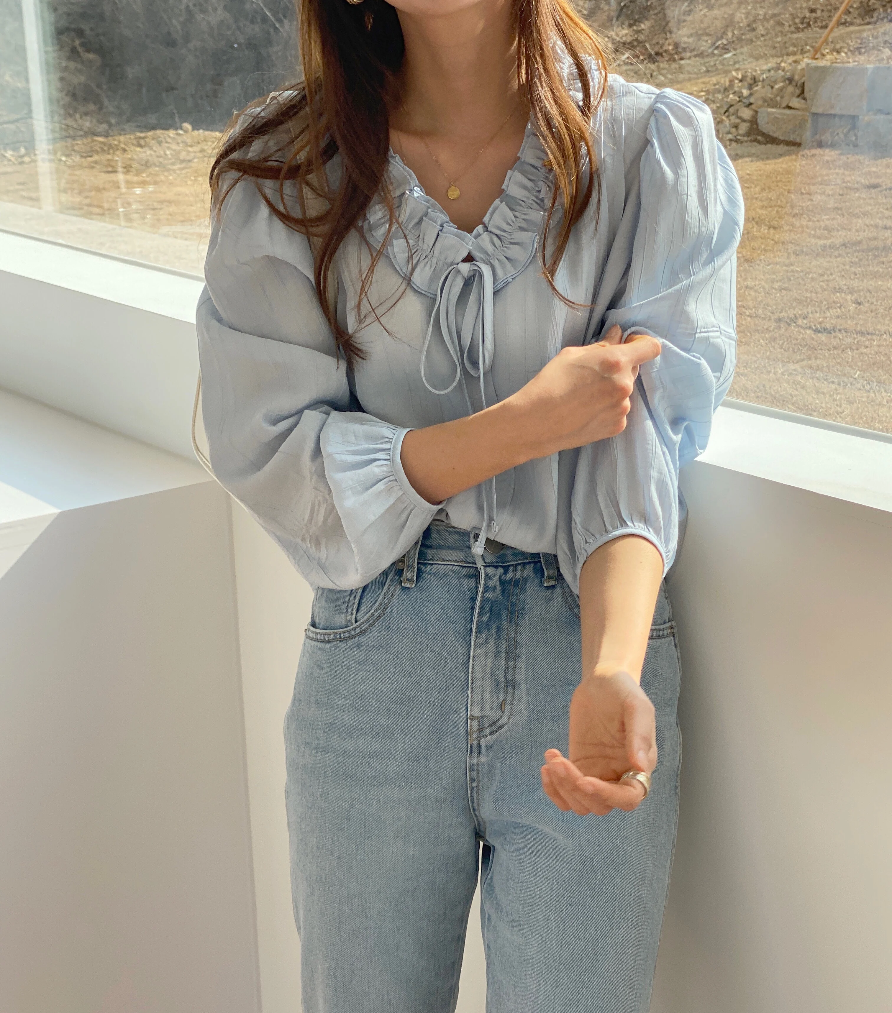 

South Korea Chic Sweet GIRL'S Ruffle V-neck Non-mainstream Sense of Design Shirt, Spring 2021) New Long-Sleeved Versatile Top