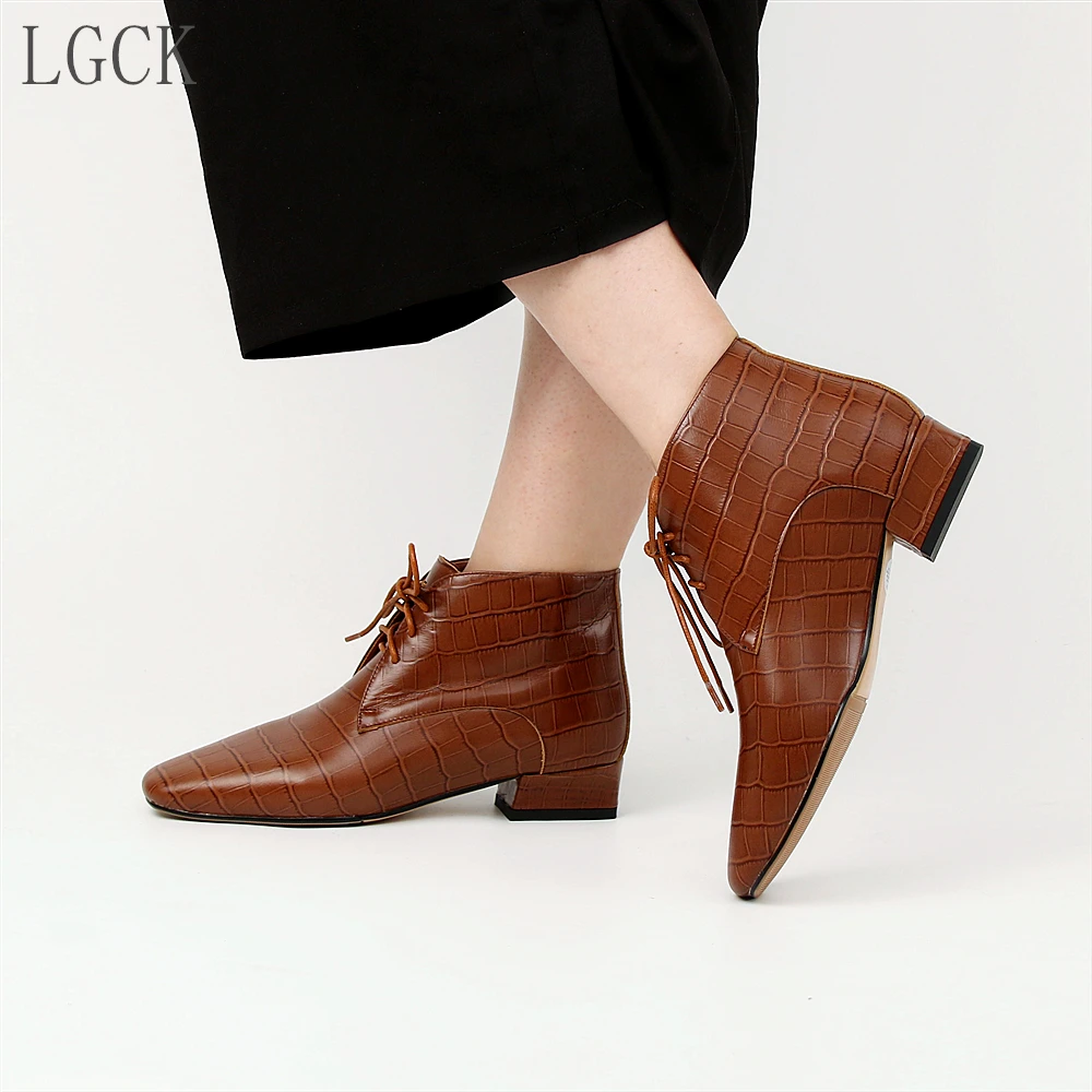 

Plus Size 34-43 Genuine Leather Women Shoe Lace-Up Fashion Boots Casual Embossed Leather Low High Heels Ankle Boot Zapatos Mujer