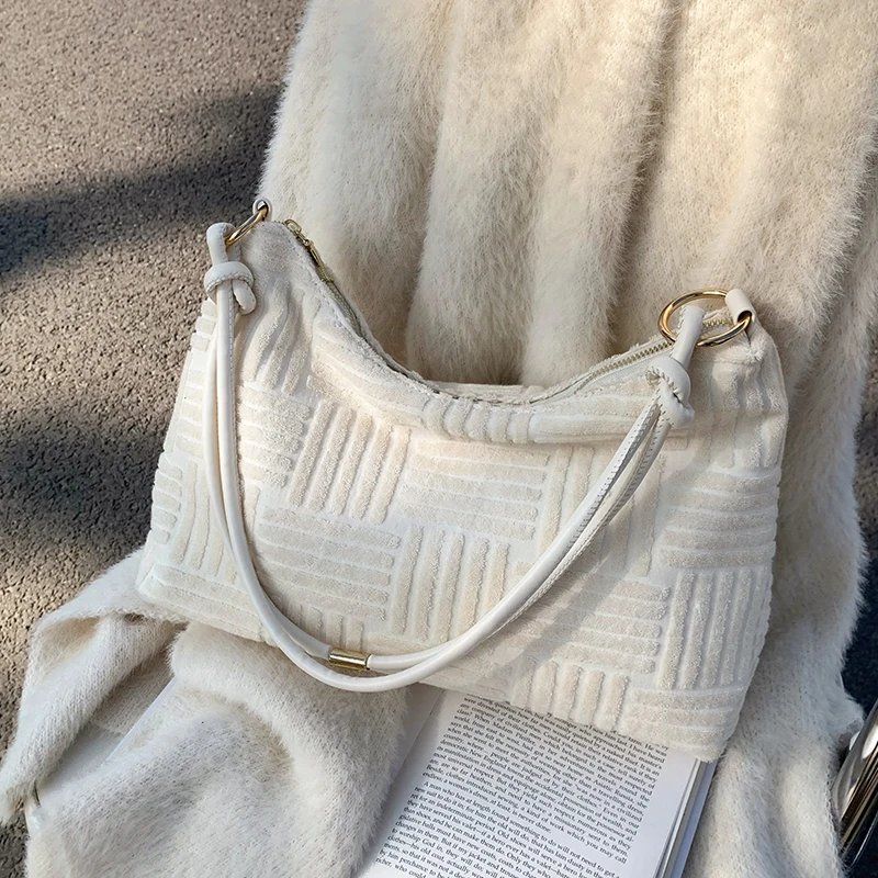 

с доставкой Soft Fashion Plush Underarm Bag for Women 2021Brand Winter Shoulder Bag Female Party Clutch Designer Luxury Handbags