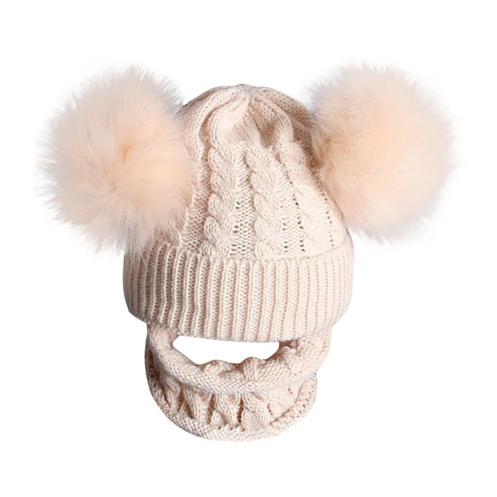 Теплая зимняя детская шапка + нагрудник шарф с меховым помпоном вязаная