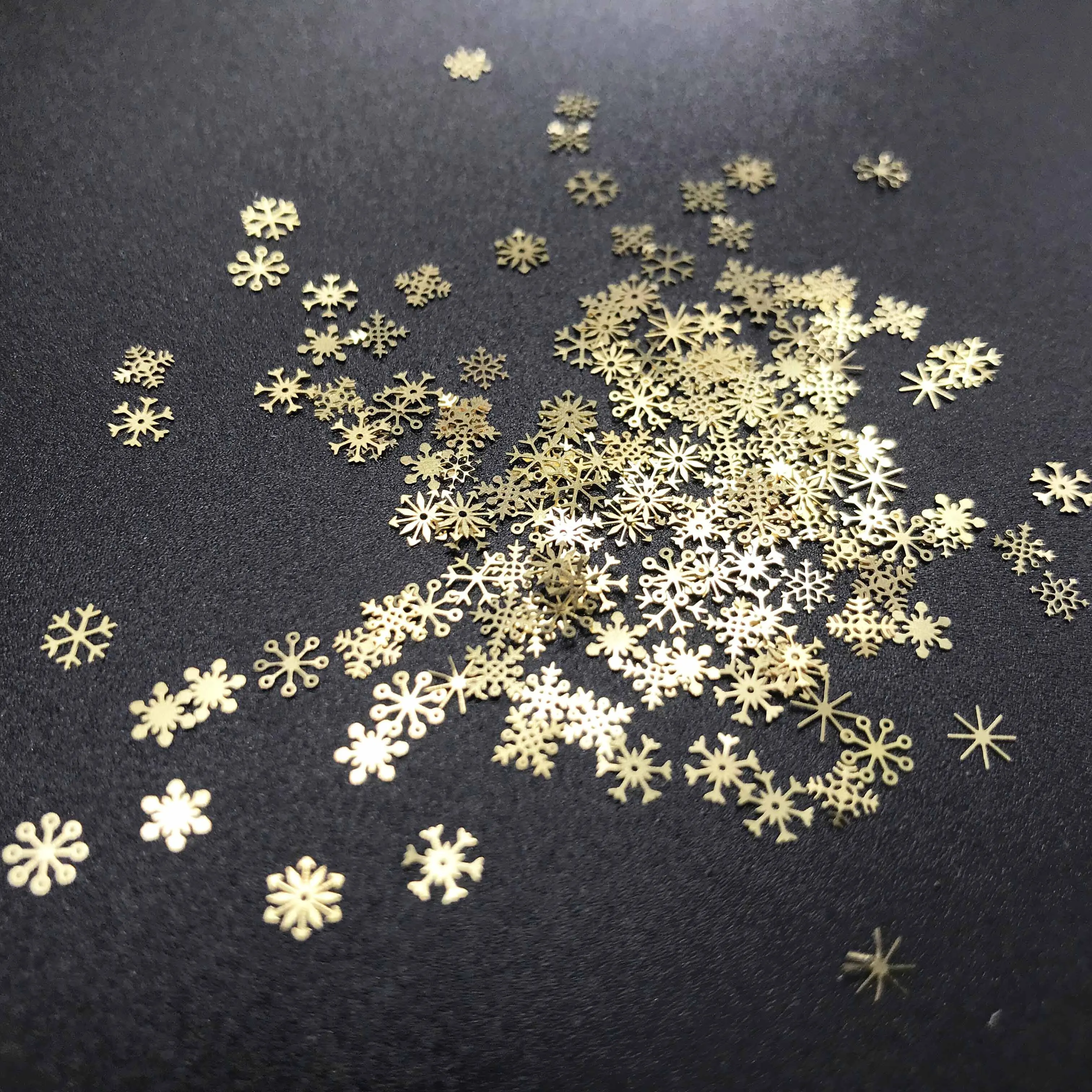 

3D Gold Sequins Box Christmas Nail Decoration Accessories Mix Snowflake shape 90 pcs Metal Flakes Glitter Tips Set D0012