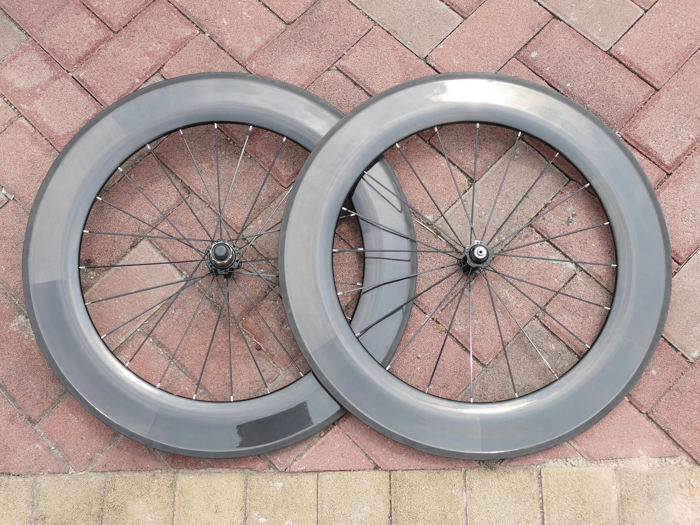 1 пара: матовая глянцевая трубчатая колесная пара из углеродного волокна 3K UD для