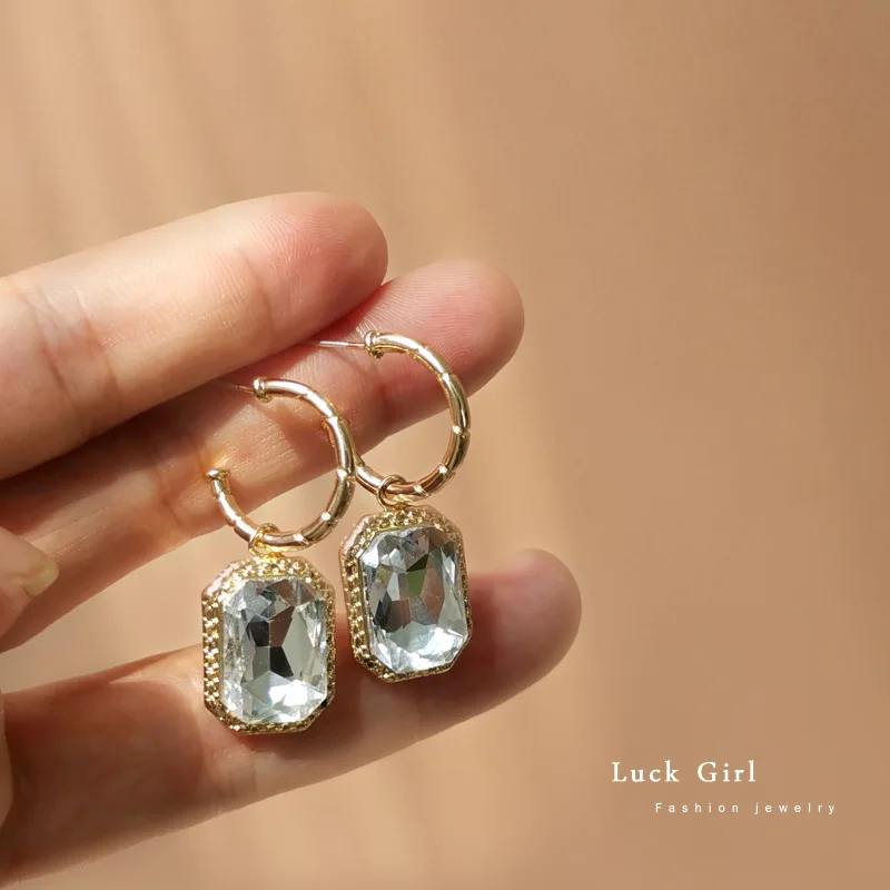 

Модные новые серьги с-образной формы корейские простые темпераментные женские модные серьги