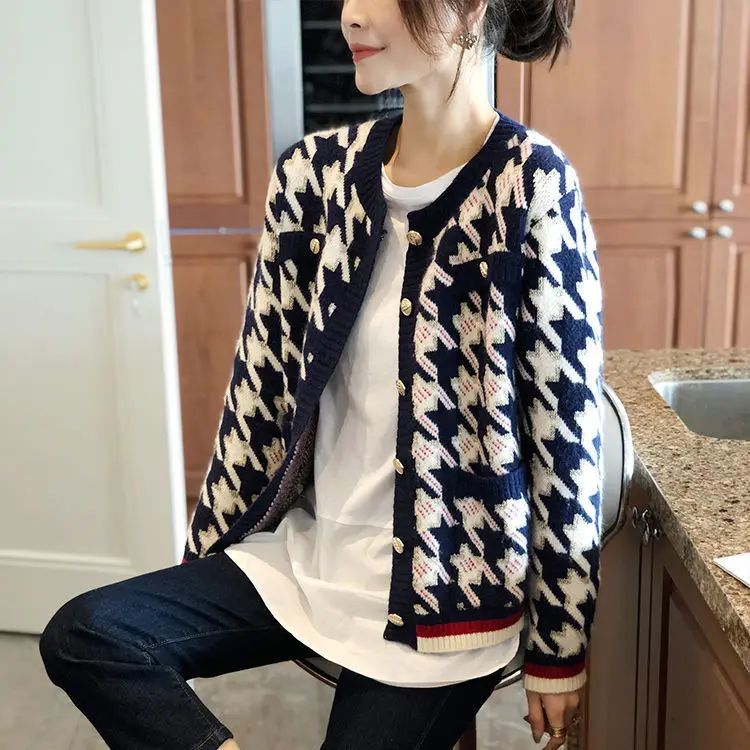 

Small sweater cardigan coat women's round neck long sleeve short outer sweater spring 2021 new European station