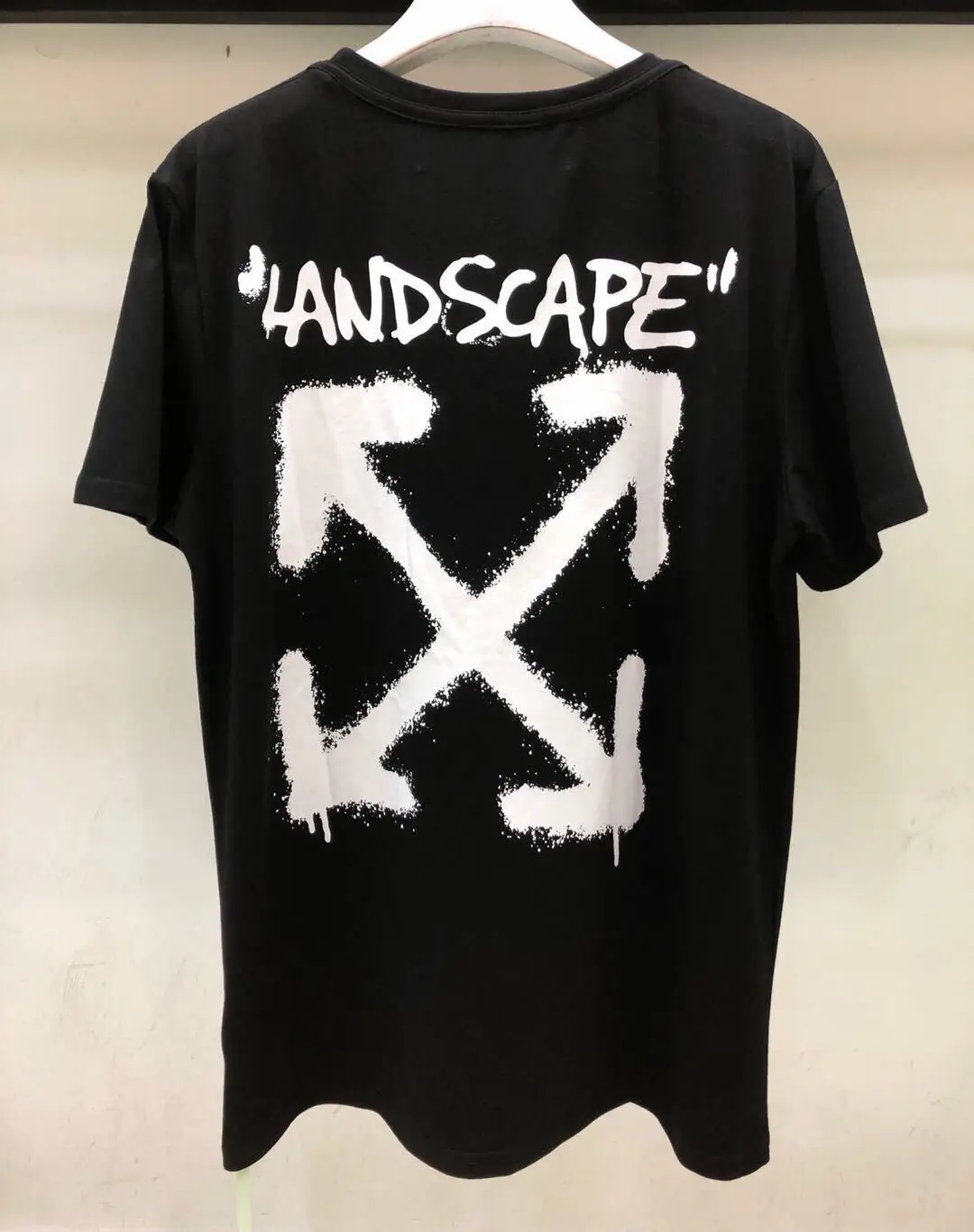 

New ow capsule collection in summer of 2019 Tokyo limited graffiti green versatile new short sleeve T-shirt