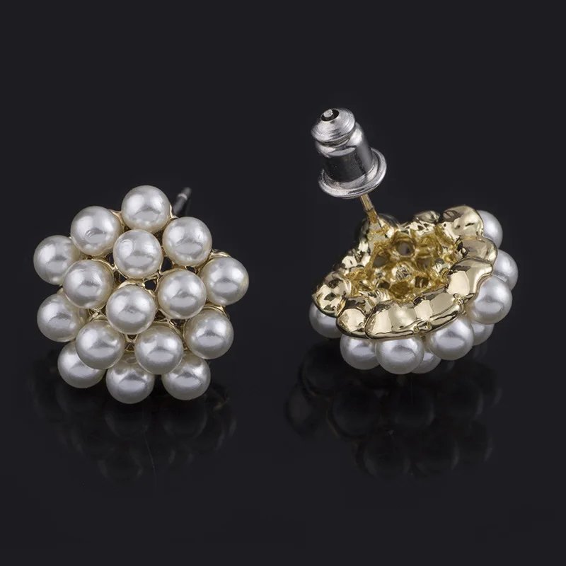

Women's Simple Plain Gold Color Metal Pearl Earrings for Women Party Jewelry