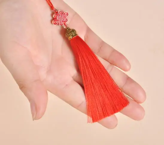 Подвеска для обычного стиля с кисточками |