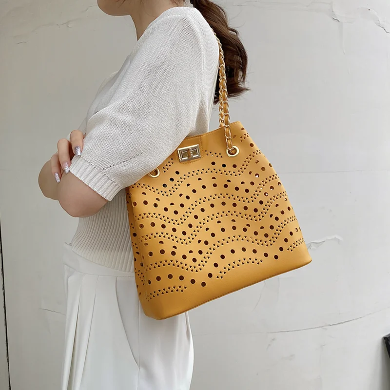 

Big Chain Shopper Shoulder Bag Casual Tote Bags Luxury Pu Leather Messenger Handbag Lady Fashion Hollow Crossbody Bucket Bag Sac