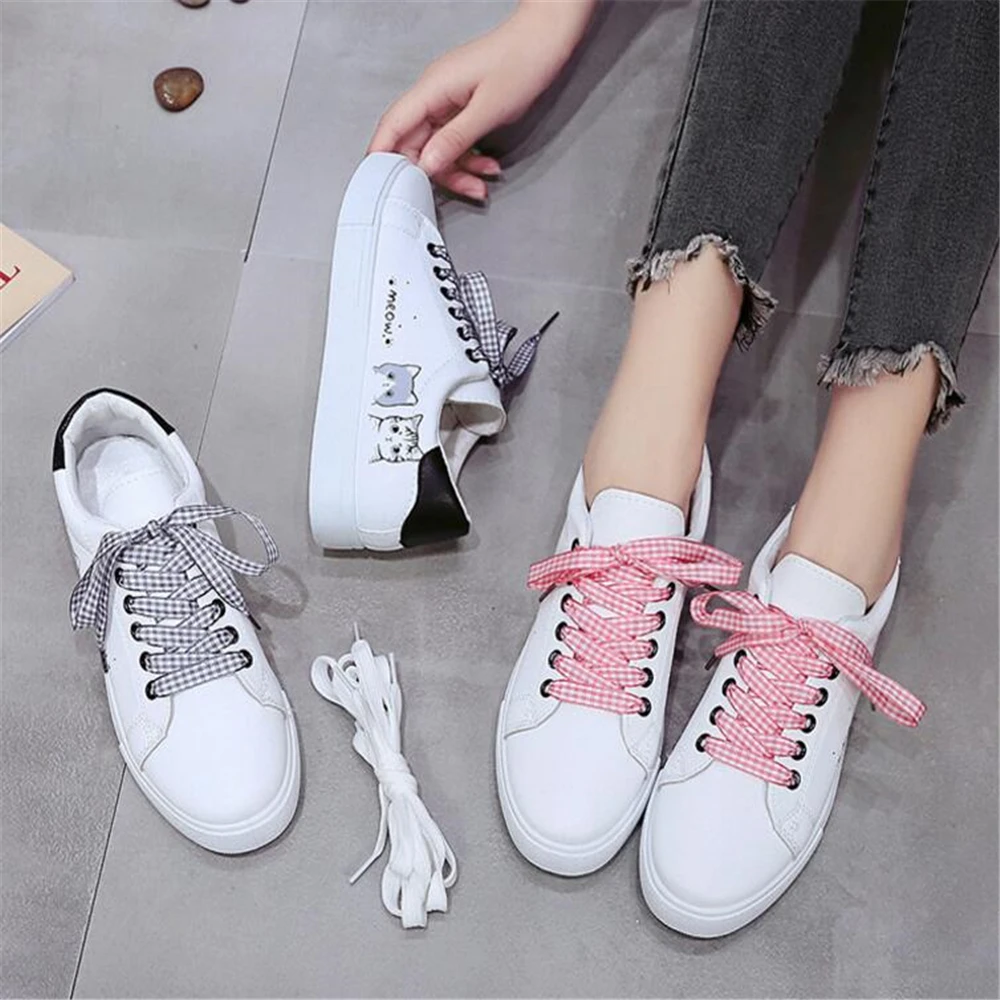 Женские кроссовки модная Вулканизированная обувь кожаная на платформе для