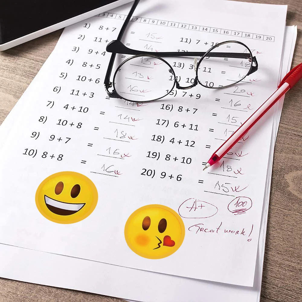 

500PCS/Roll Round Reward Sticker Yellow Dots Seal Labels Happy Smile Face Sticker Kids Toys School Teacher Student Stationery