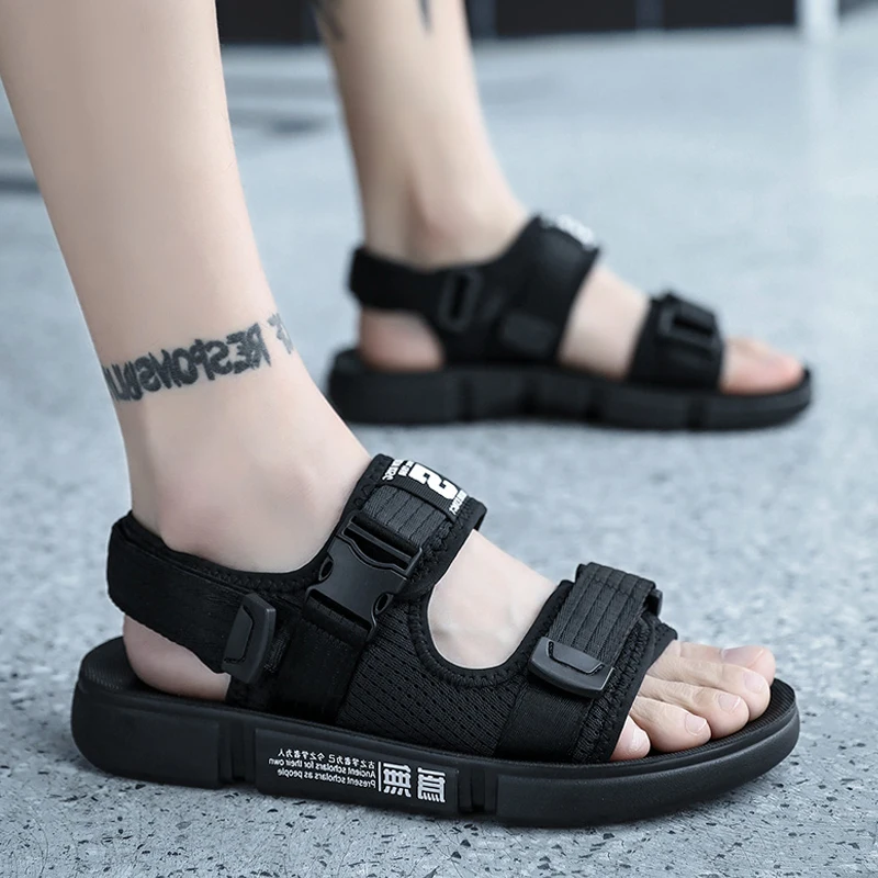 

In 2022 the new summer sandals outside a man wear leisure antiskid beach driving youth sports Vietnam slippers