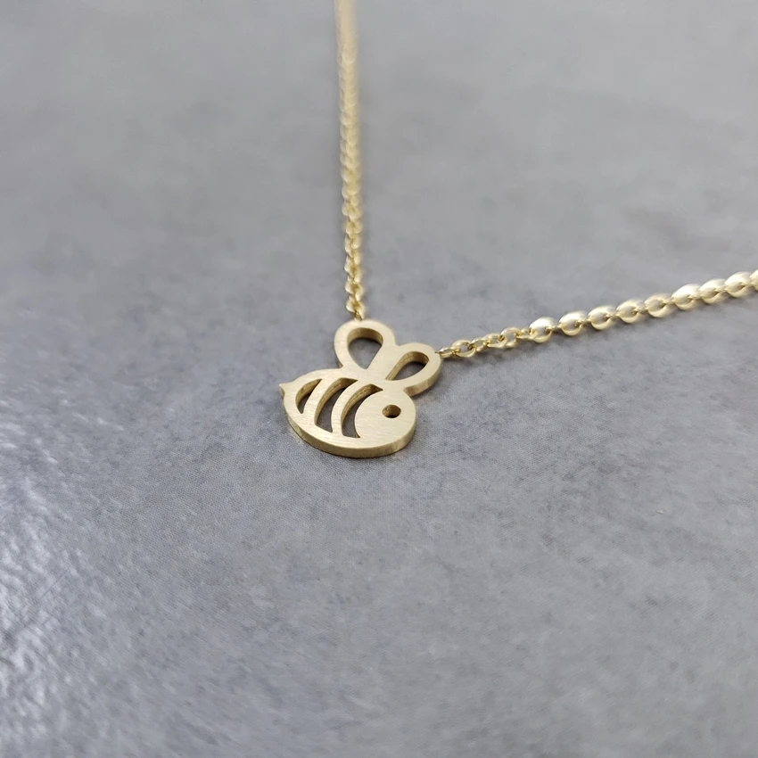 V привлечь 2017 Нержавеющая сталь Bumble Bee Цепочки и ожерелья цвета: золотистый