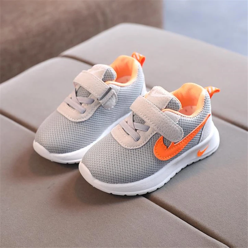 Туфли для девочек и мальчиков мягкая подошва дышащие модная повседневная обувь