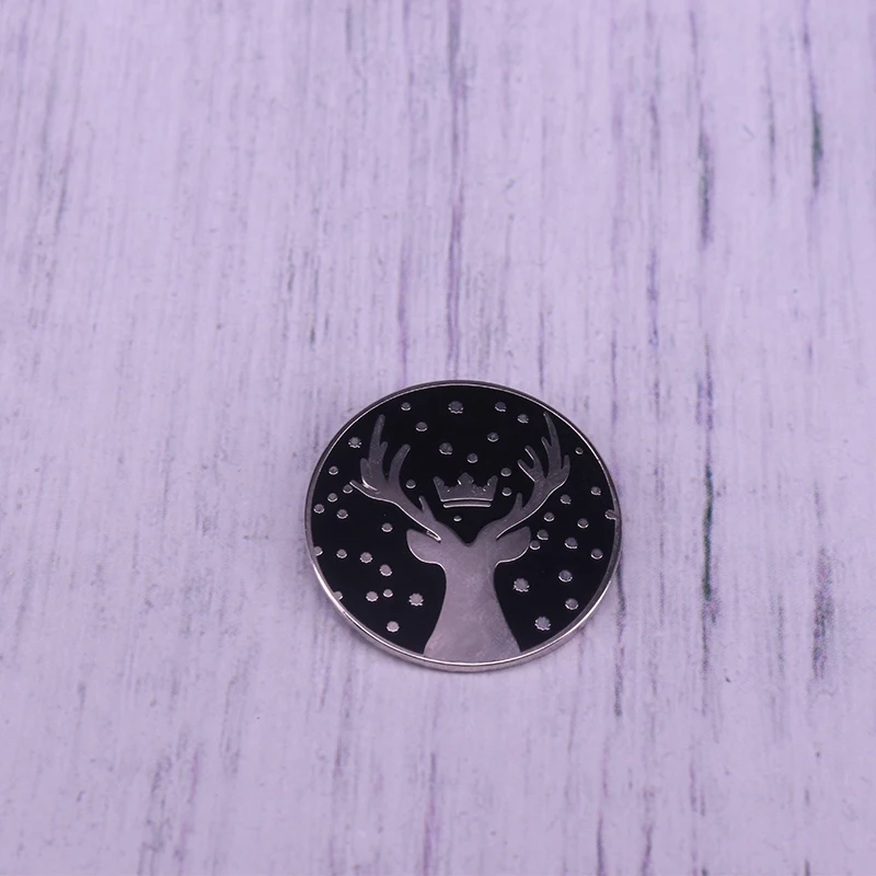 Булавка С мультяшным оленем на лацкан с Королевской короной вокруг головы брошь