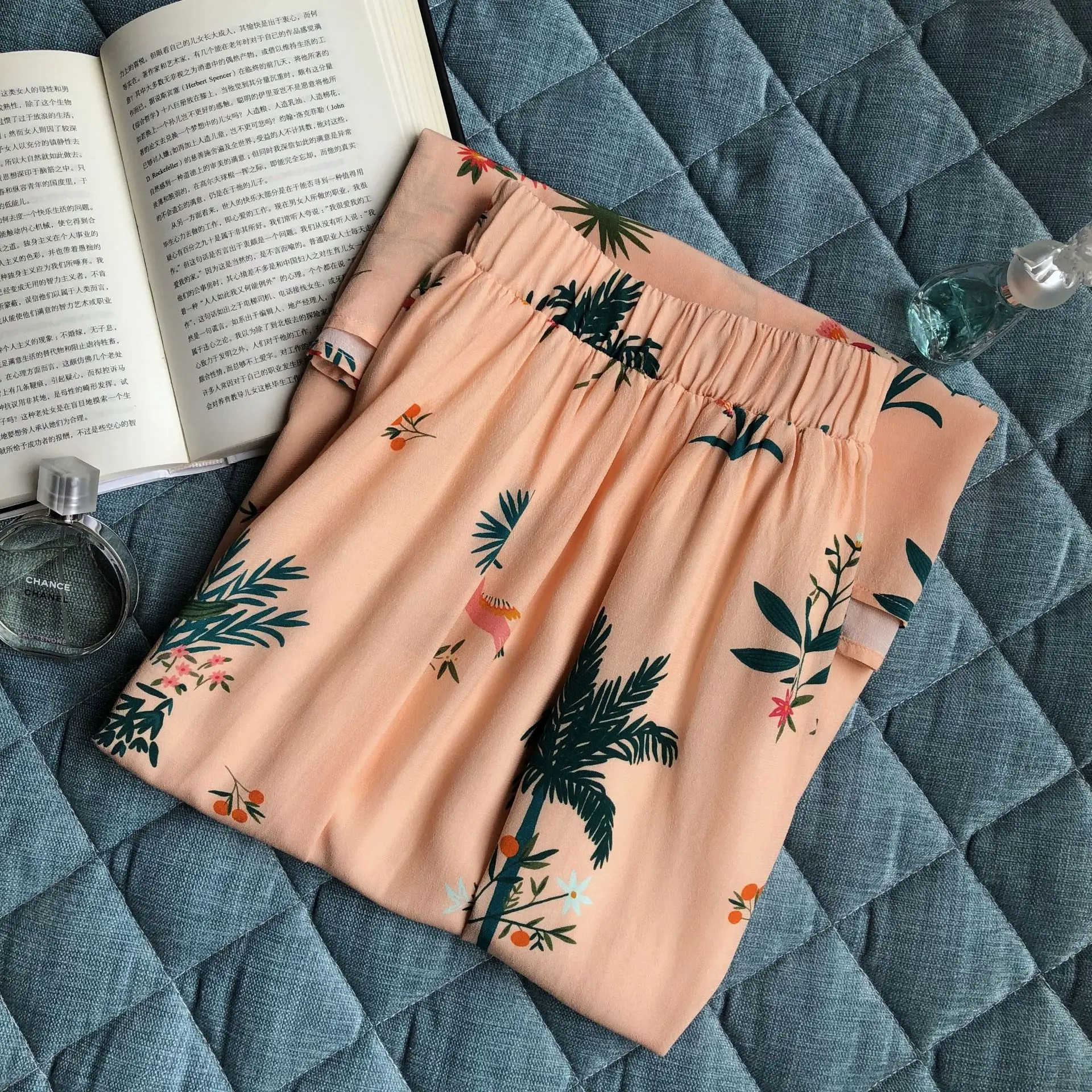 

Women Skirt Coco Skirt Island Coco Print Soft Silk Summer Grapefruit Powder Elastic Waist Skirt