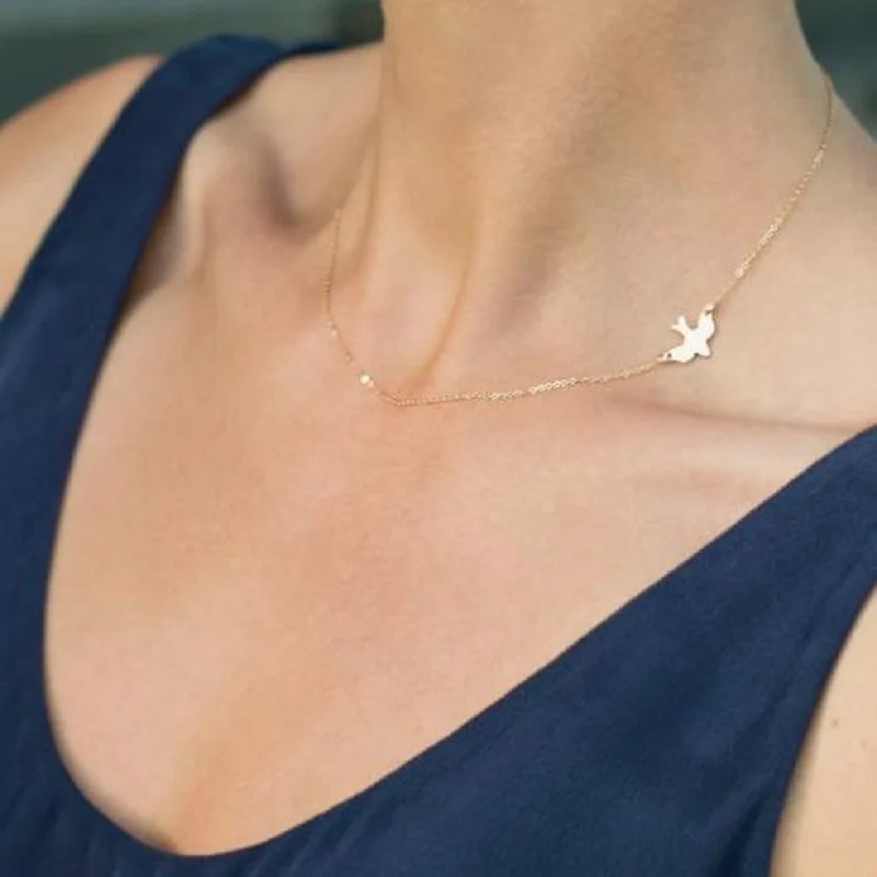 Fashion short necklace metal peace pigeon Necklace bird clavicle chain female
