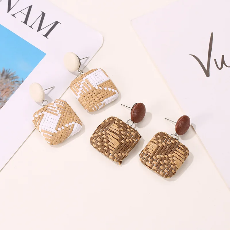 Женские винтажные круглые серьги с геометрическим узлом металлические в