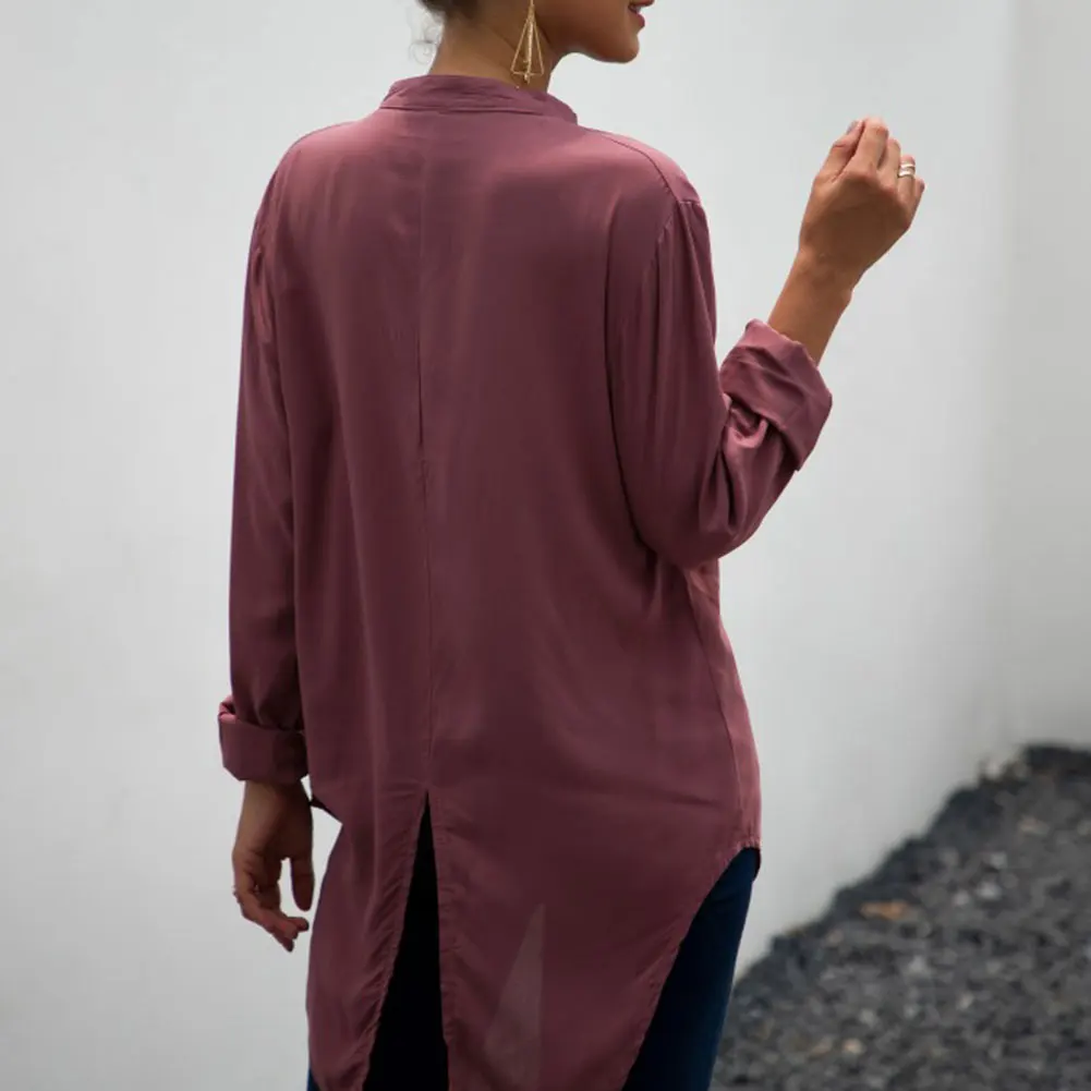 Женская рубашка с v-образным вырезом и разрезом на спине Однотонная длинными